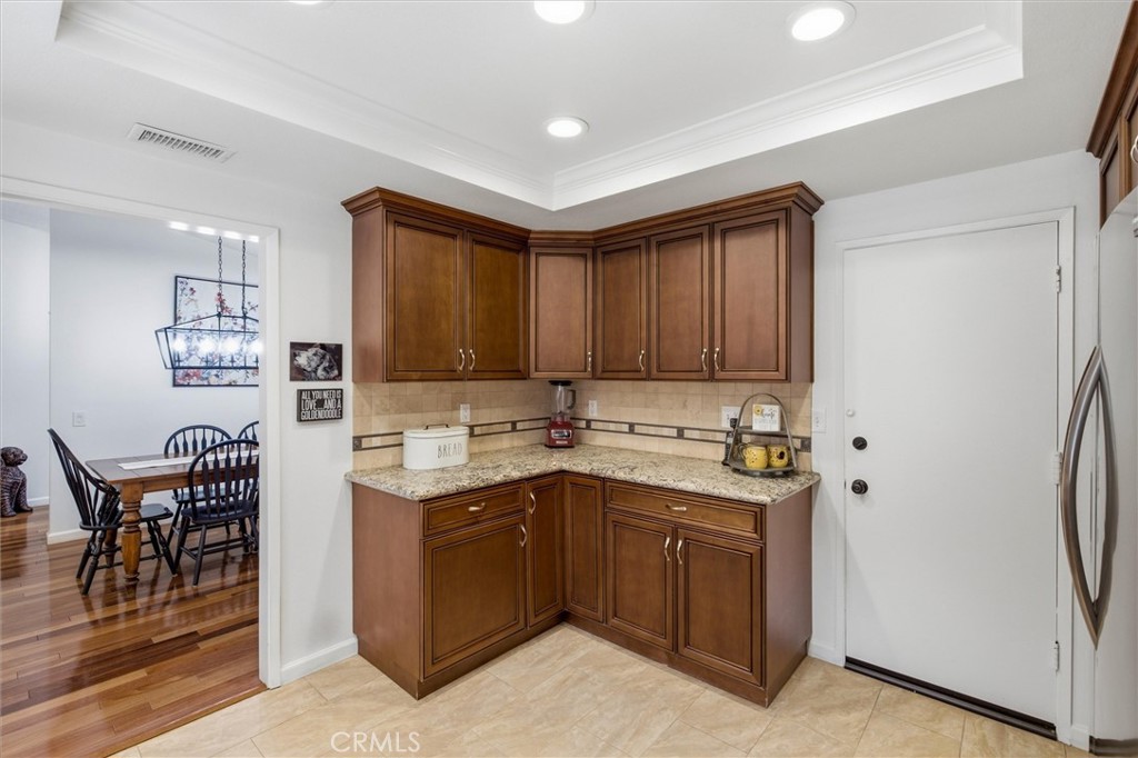 1228 Woodside Drive