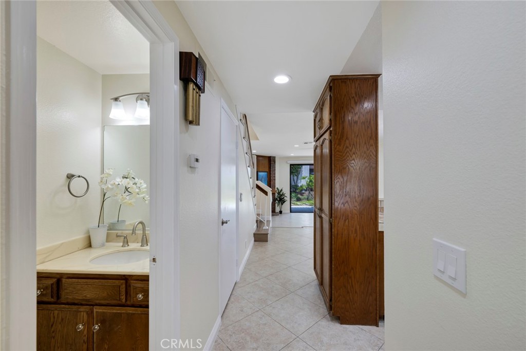 319 Molokai Drive