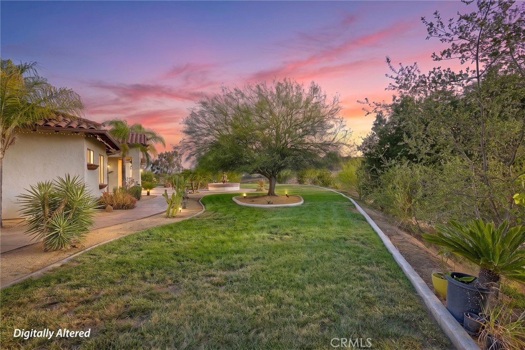 21977 Paseo Chico