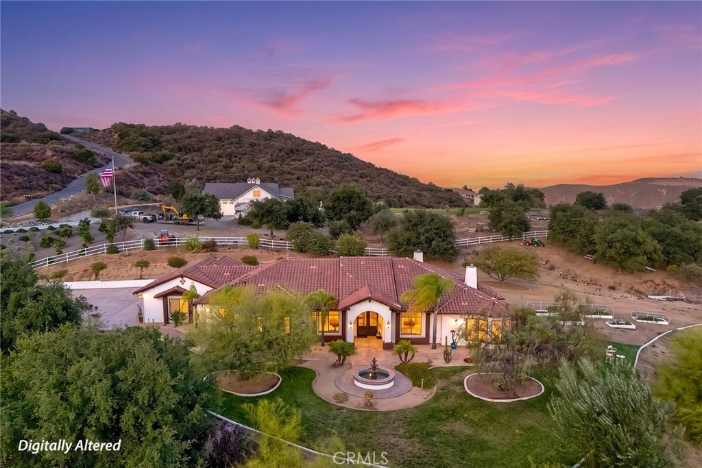 21977 Paseo Chico
