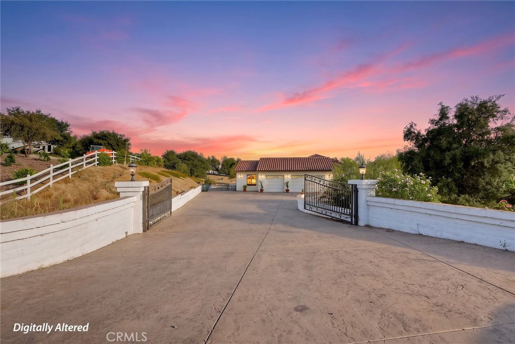 21977 Paseo Chico