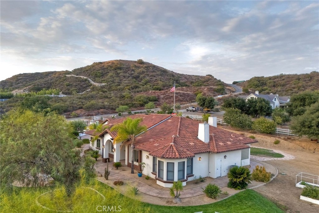 21977 Paseo Chico