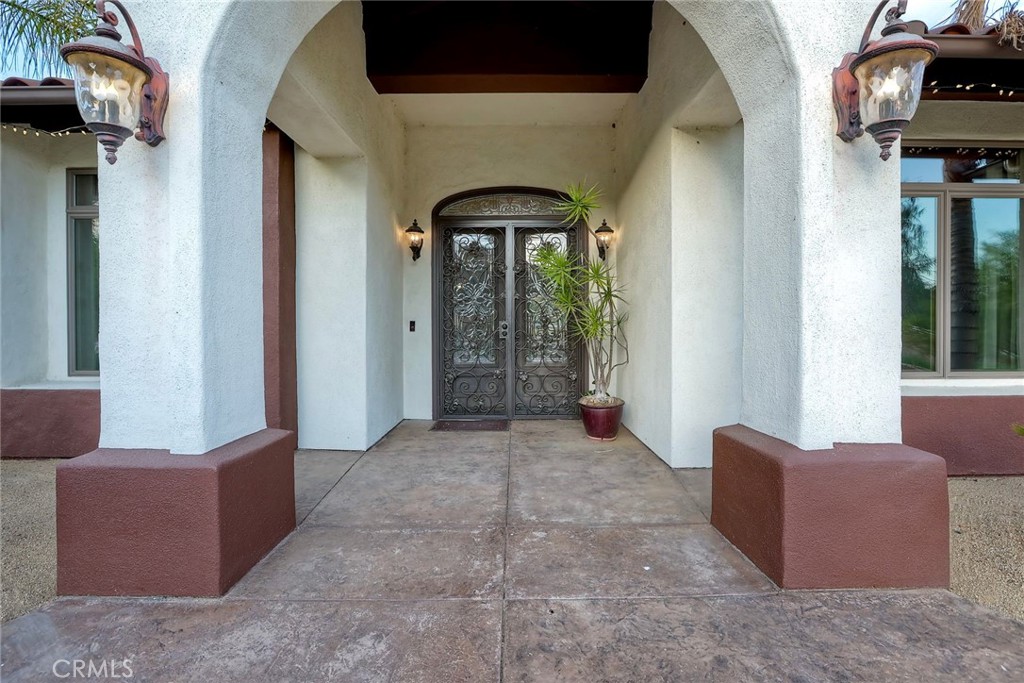 21977 Paseo Chico
