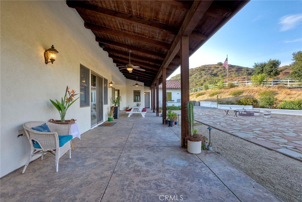 21977 Paseo Chico