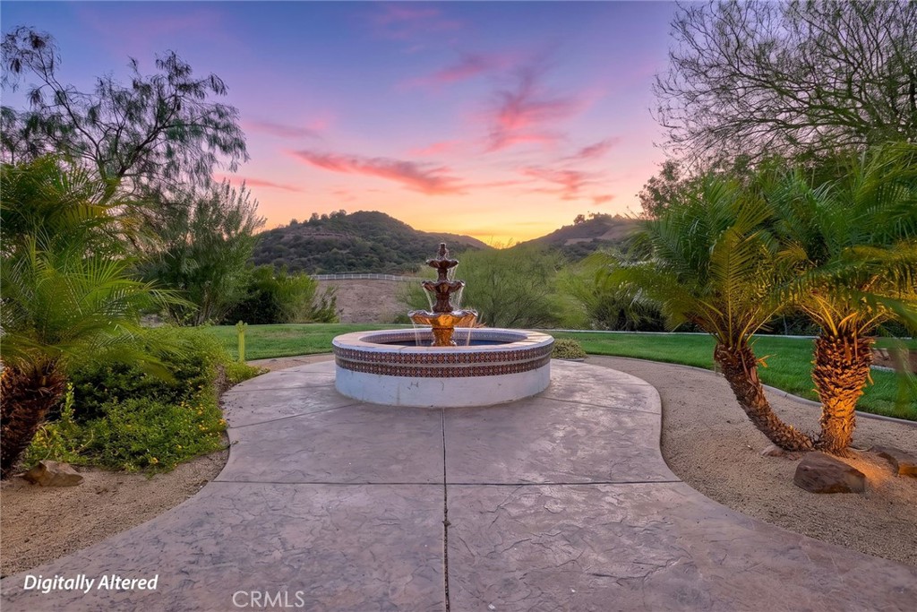 21977 Paseo Chico