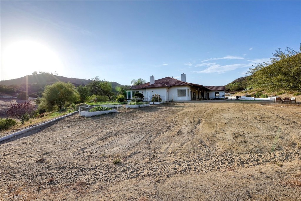21977 Paseo Chico