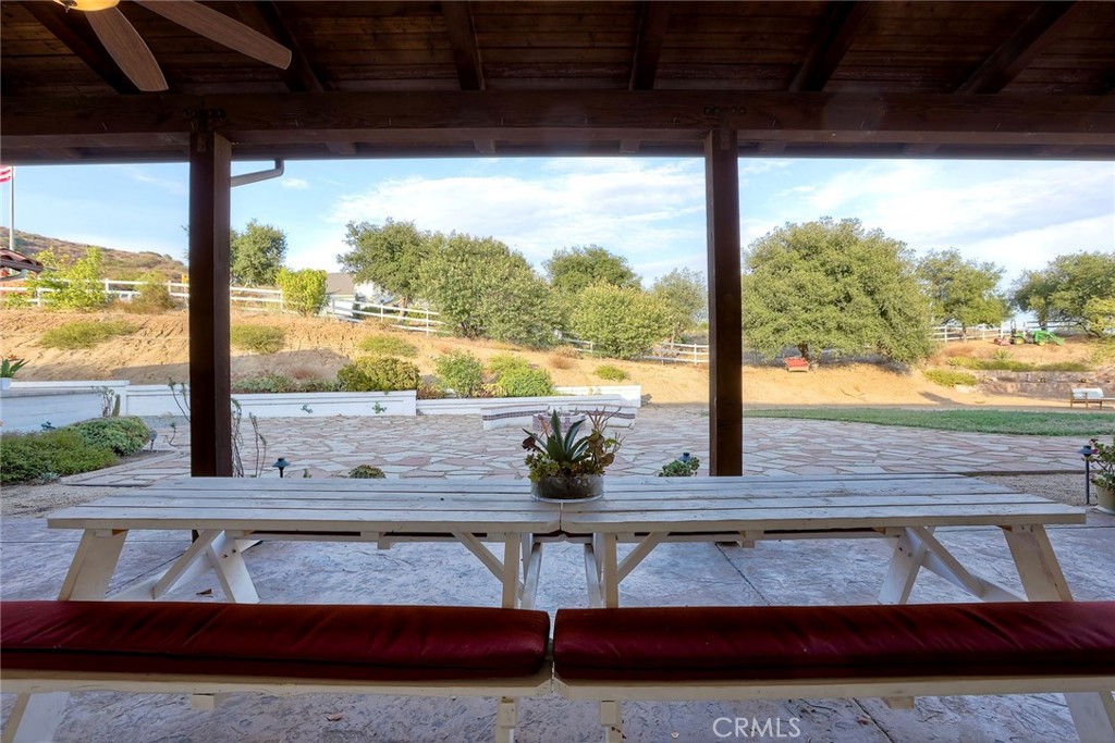 21977 Paseo Chico