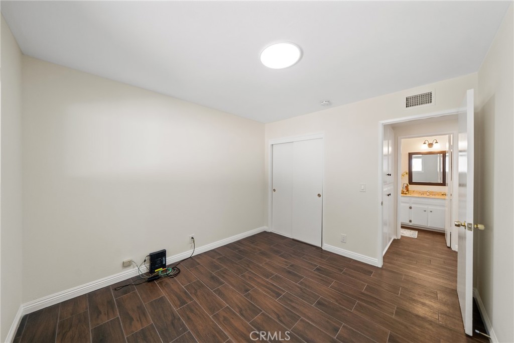 1421 W Hall