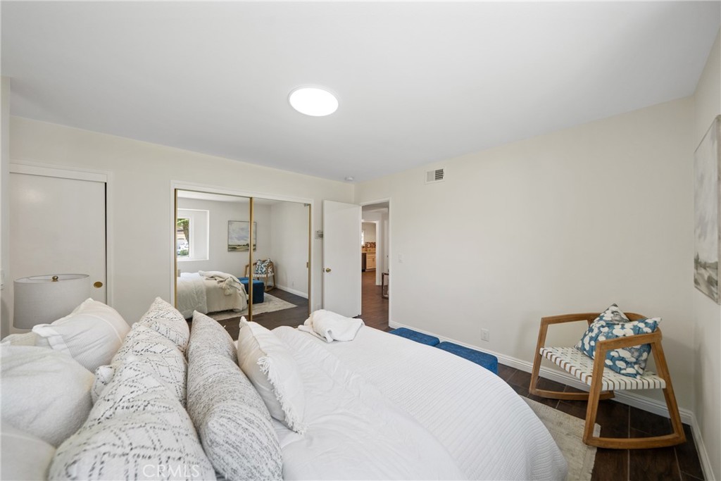 1421 W Hall