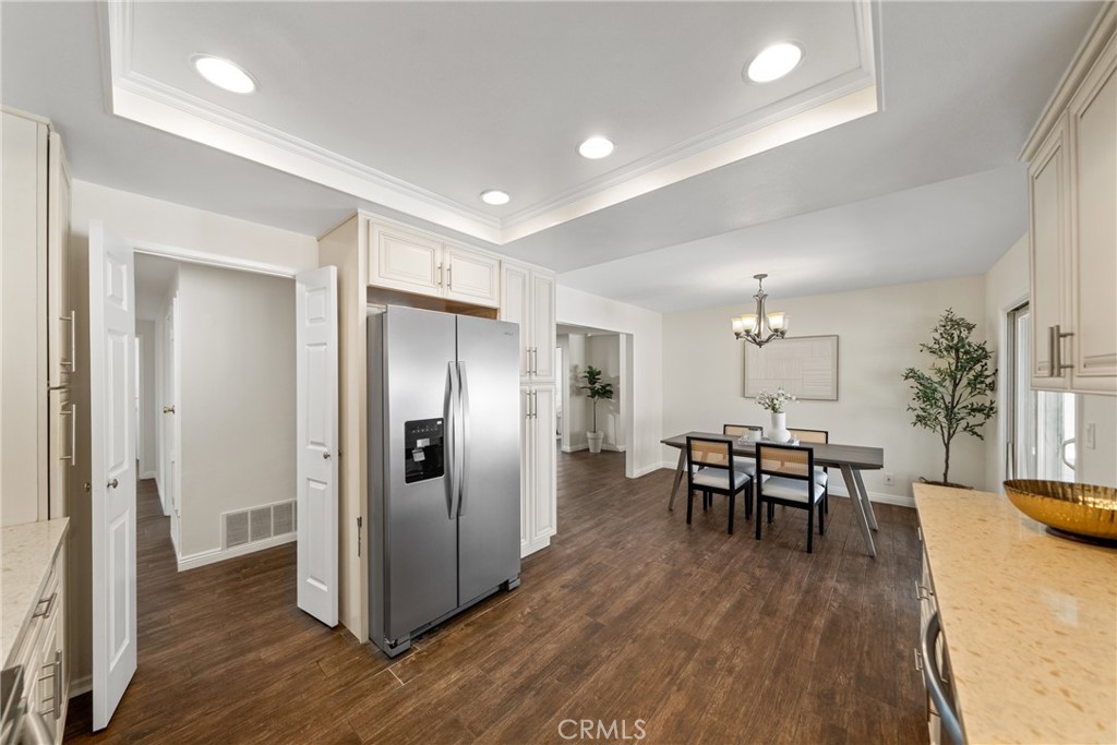 1421 W Hall