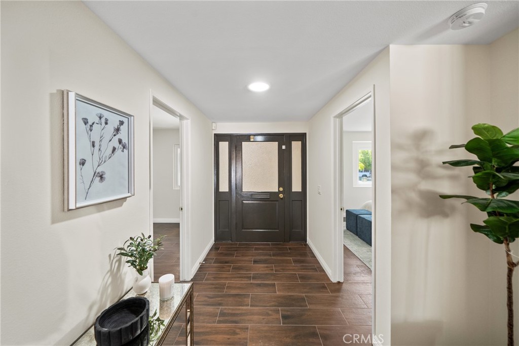 1421 W Hall