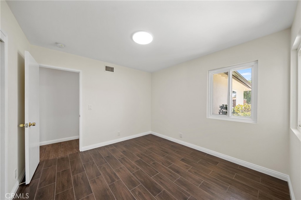 1421 W Hall