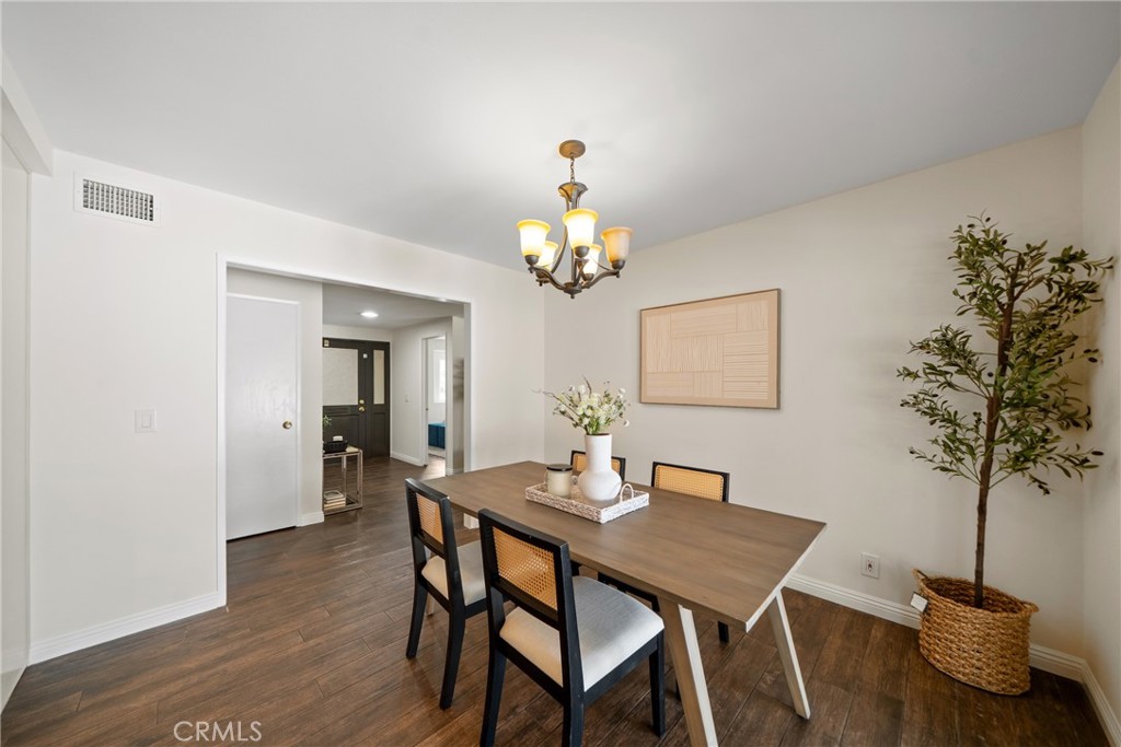 1421 W Hall