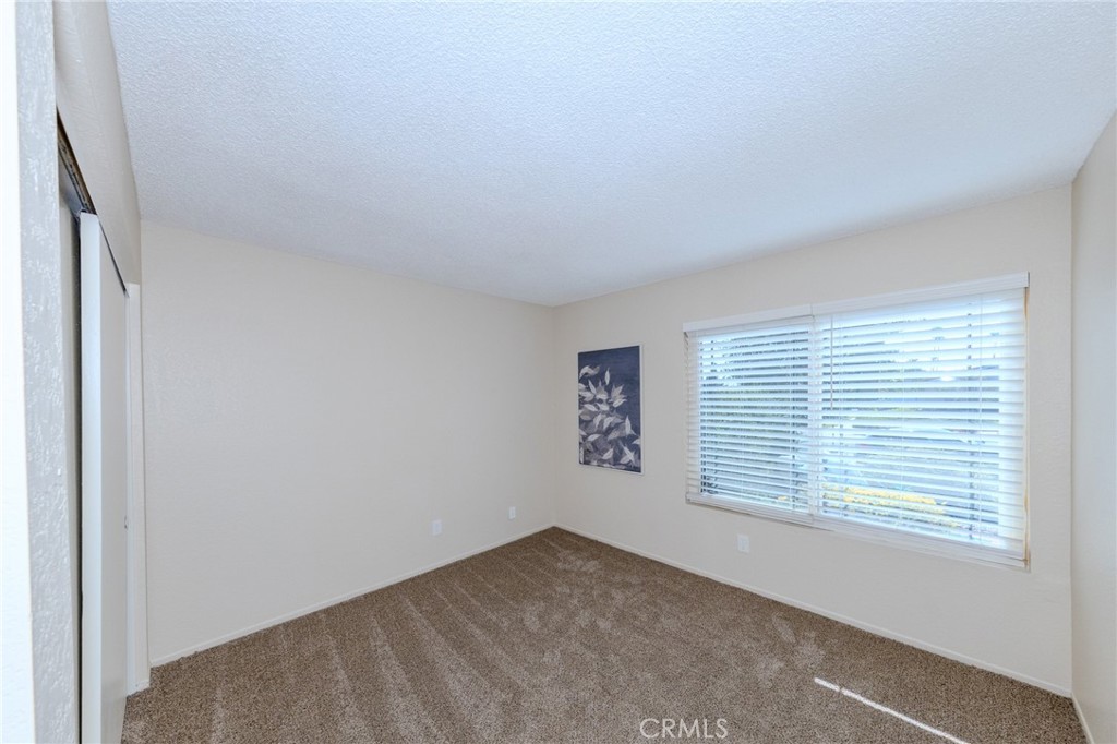 2096 W Ontario