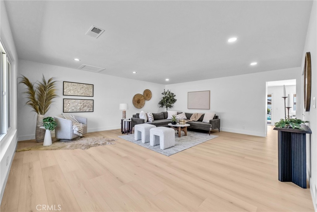 944 East Bastanchury Road