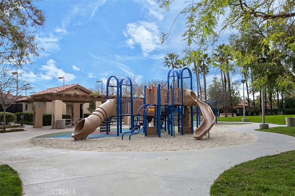 60 Avondale