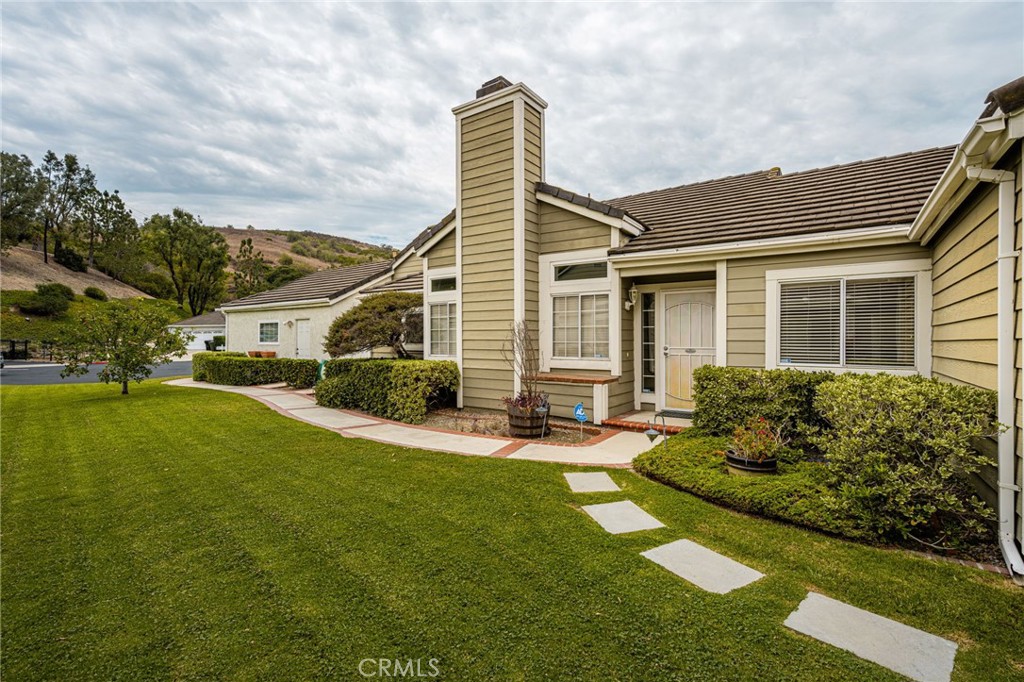 5779 E Hudson Bay