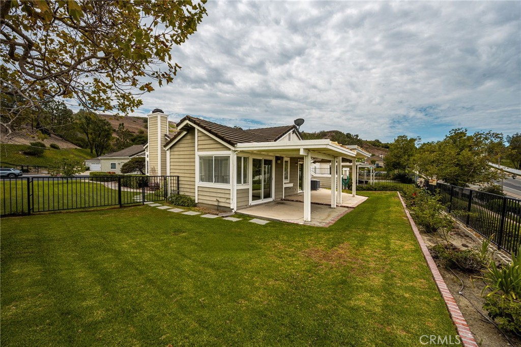 5779 E Hudson Bay