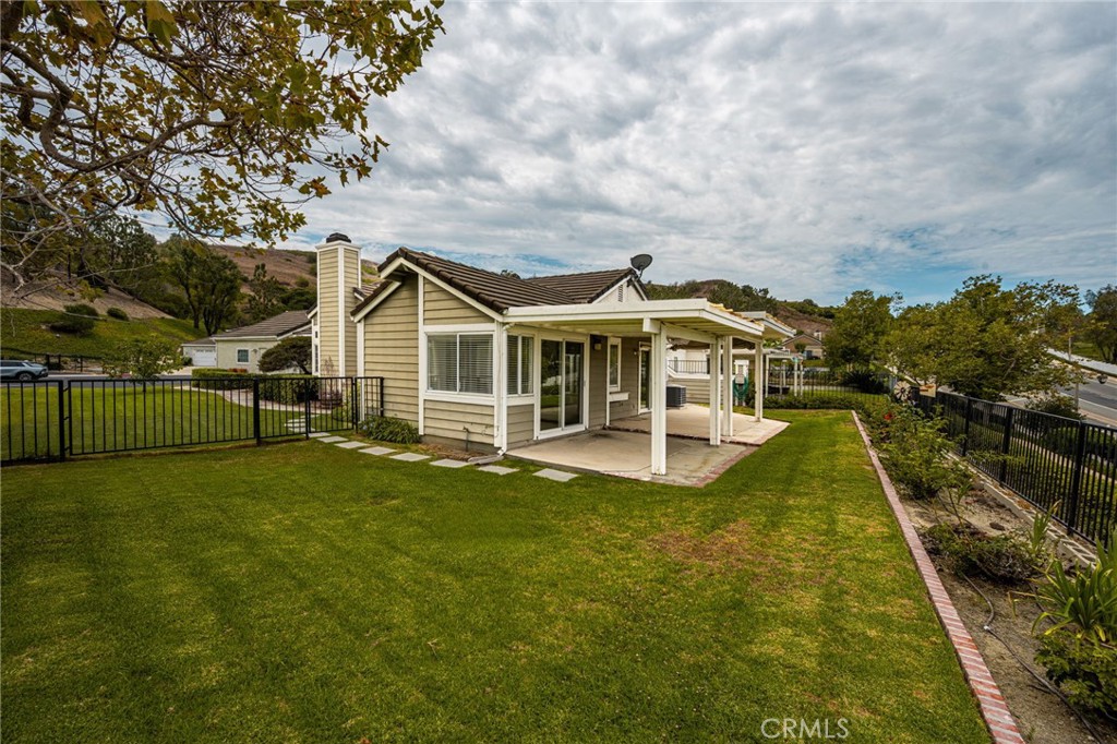 5779 E Hudson Bay