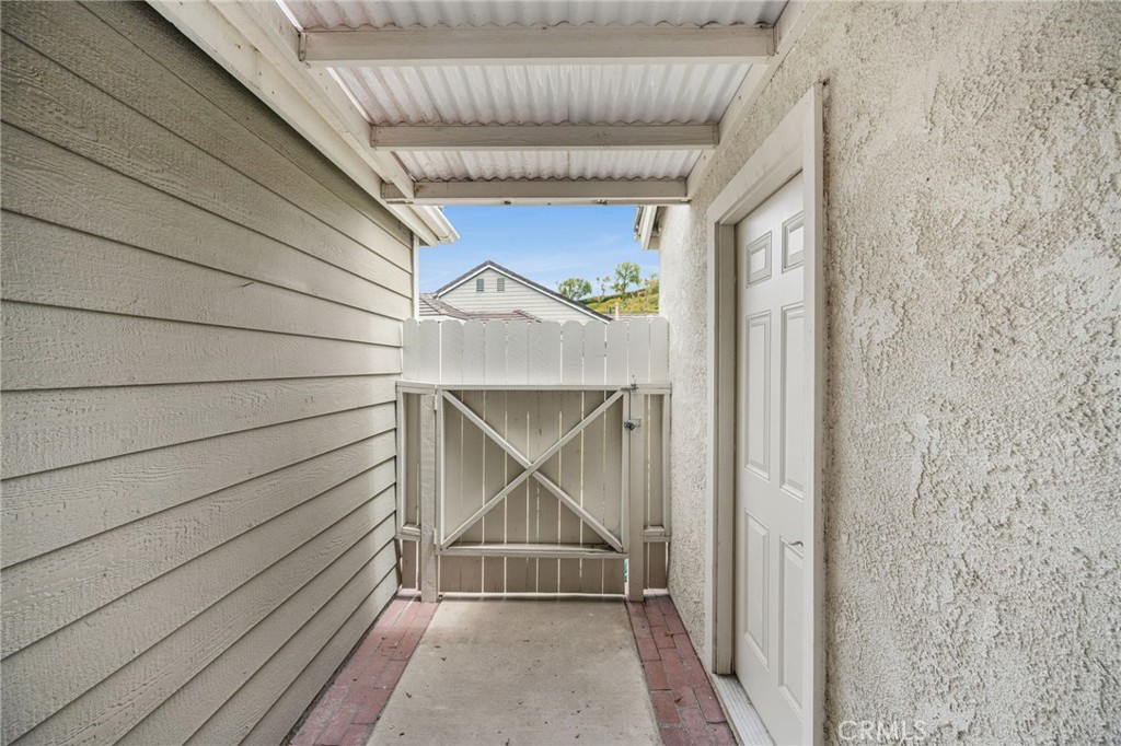 5779 E Hudson Bay