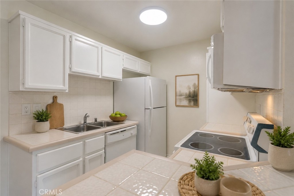 436 N Bellflower 112