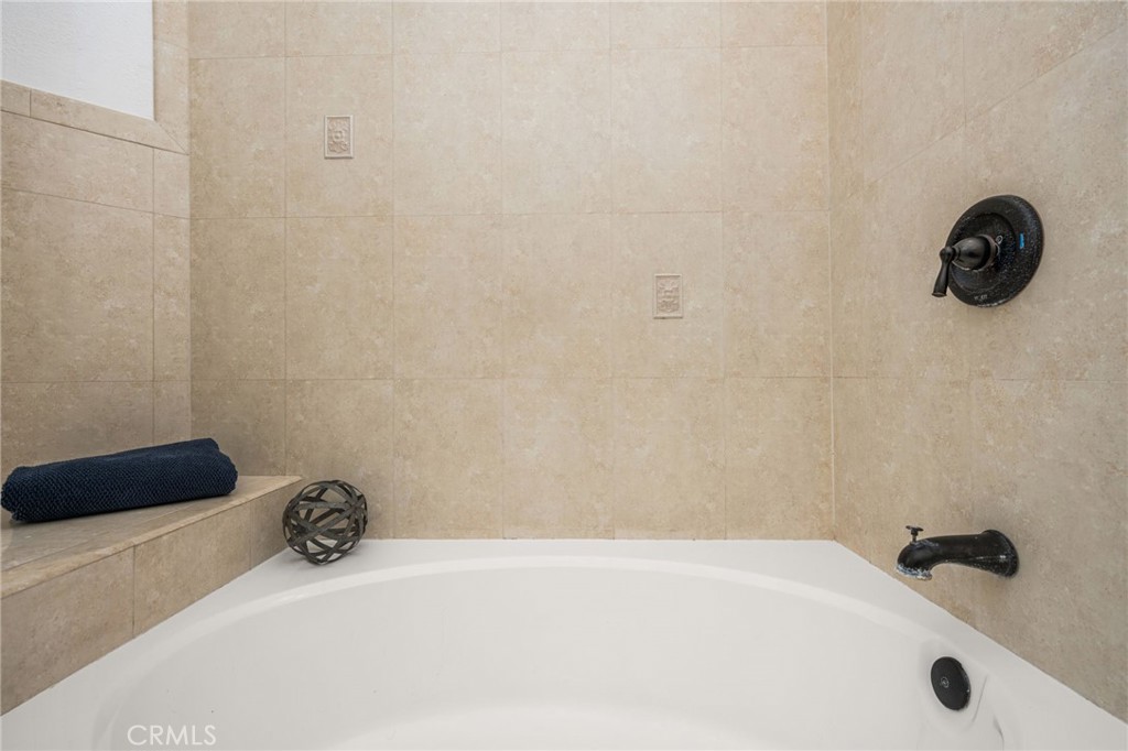 2041 Orchard Drive 17
