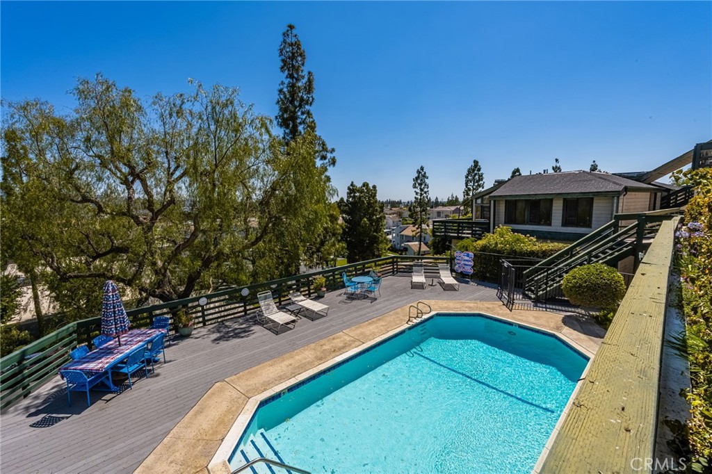 2041 Orchard Drive 17