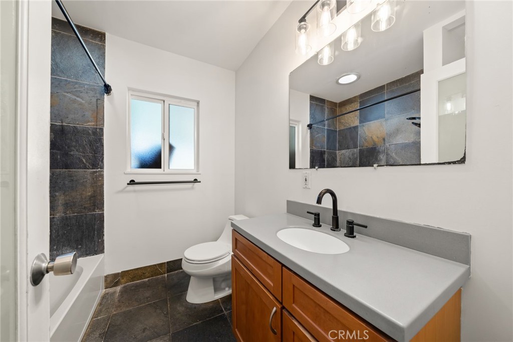 5703 Briercrest