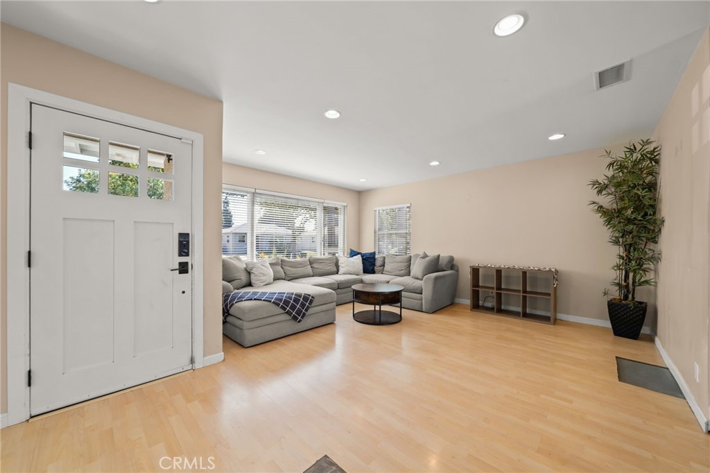 5703 Briercrest