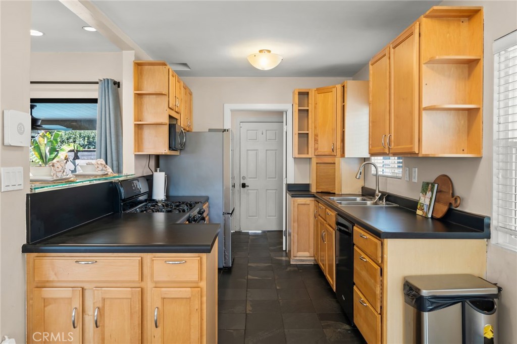 5703 Briercrest