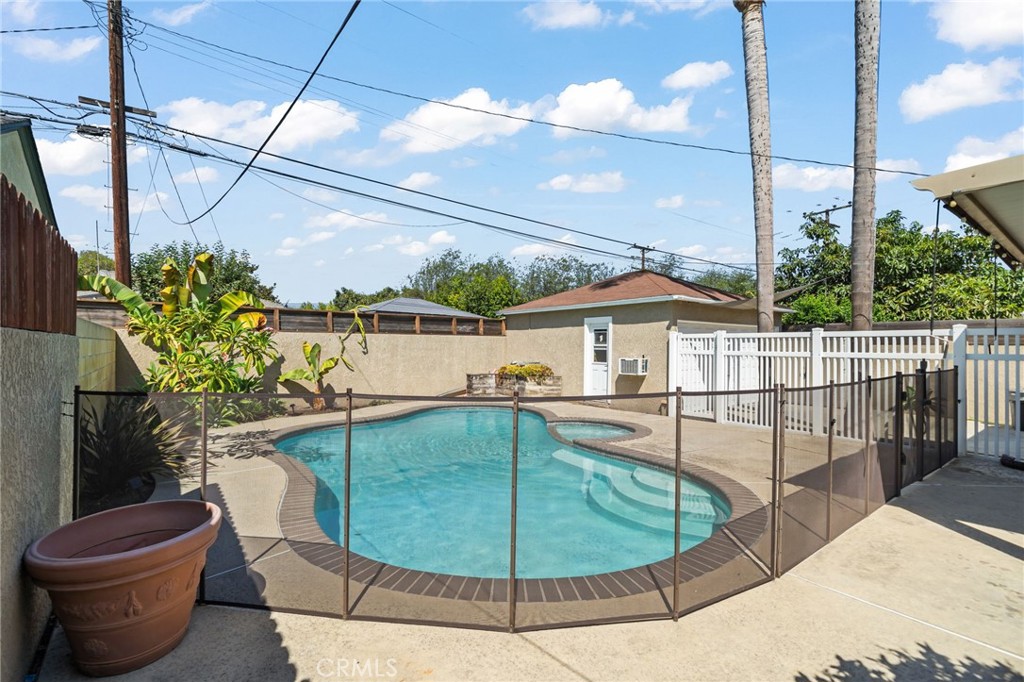 5703 Briercrest
