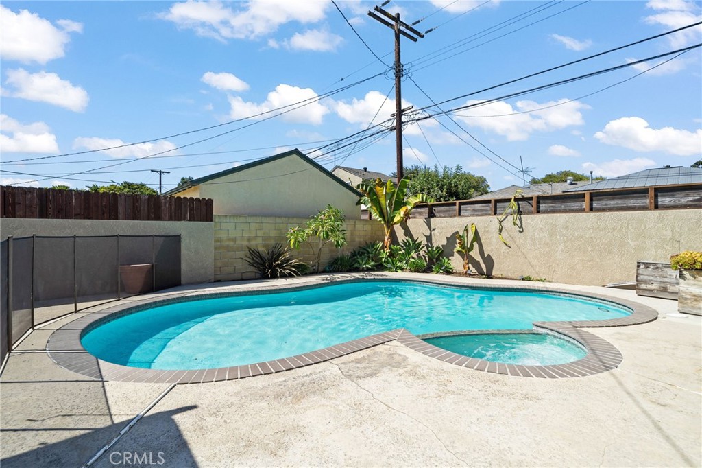 5703 Briercrest
