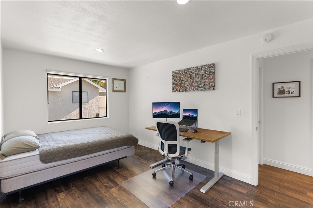 700 W Walnut Avenue 25