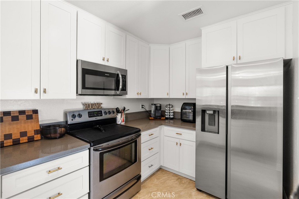 700 W Walnut Avenue 25