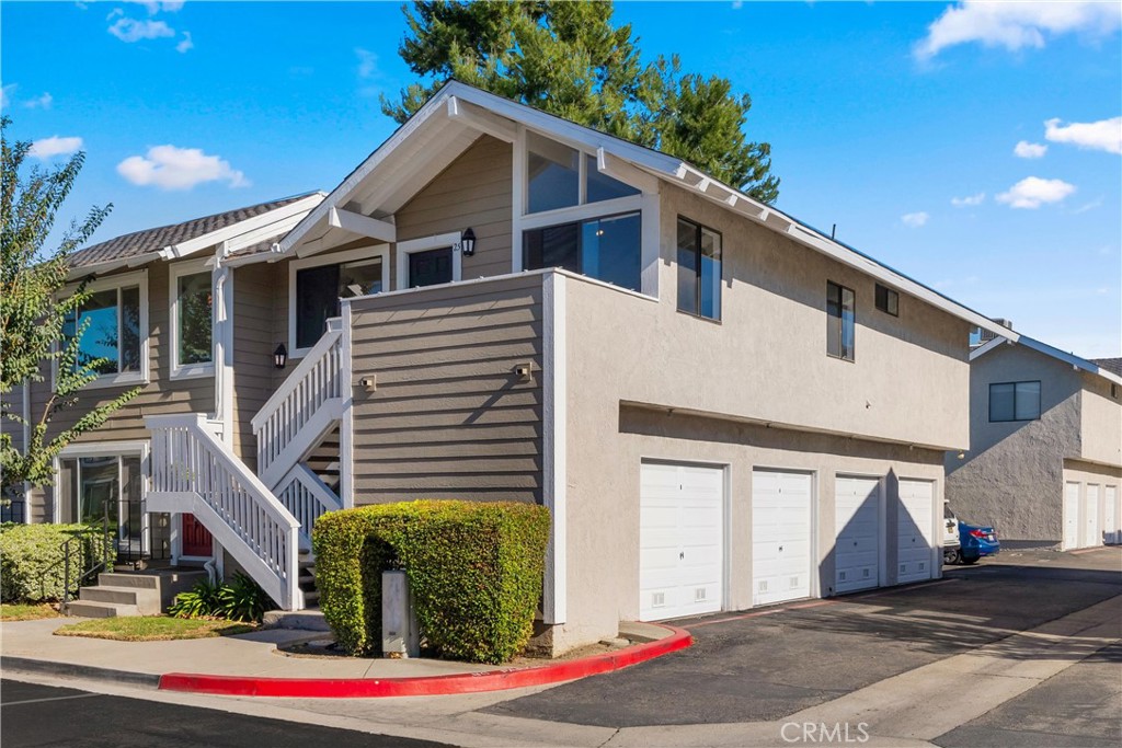 700 W Walnut Avenue 25