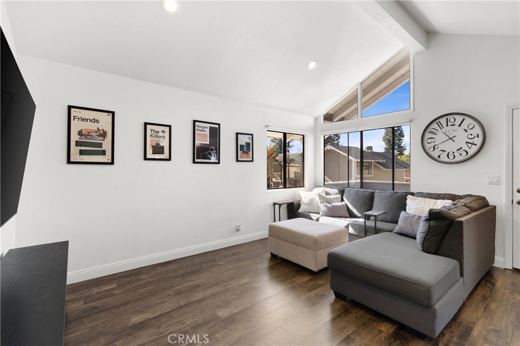 700 W Walnut Avenue 25