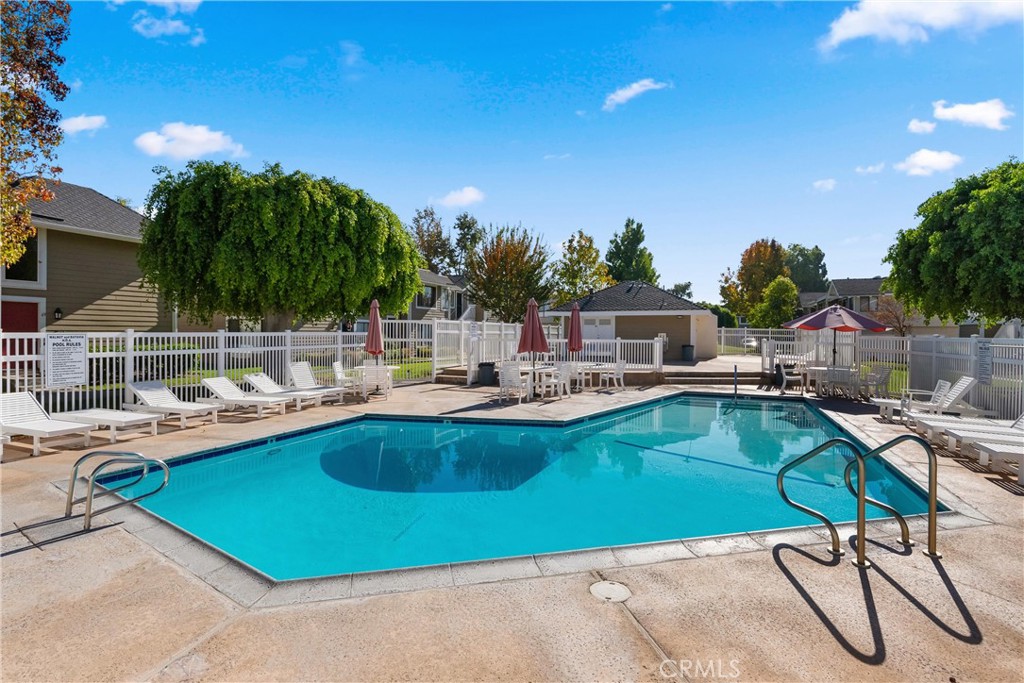 700 W Walnut Avenue 25