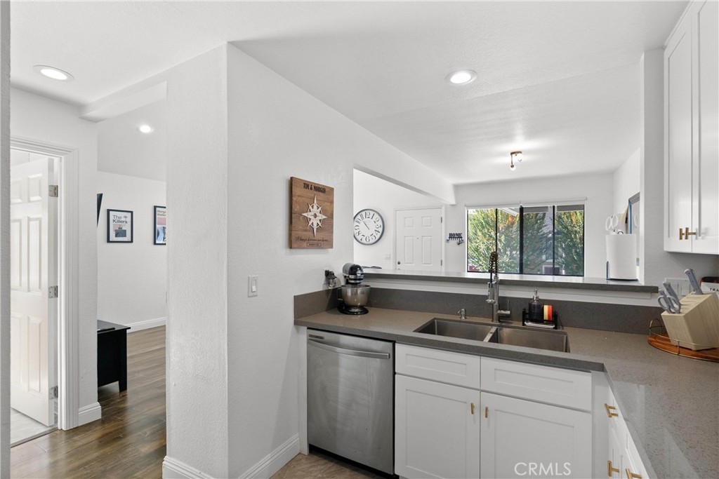 700 W Walnut Avenue 25