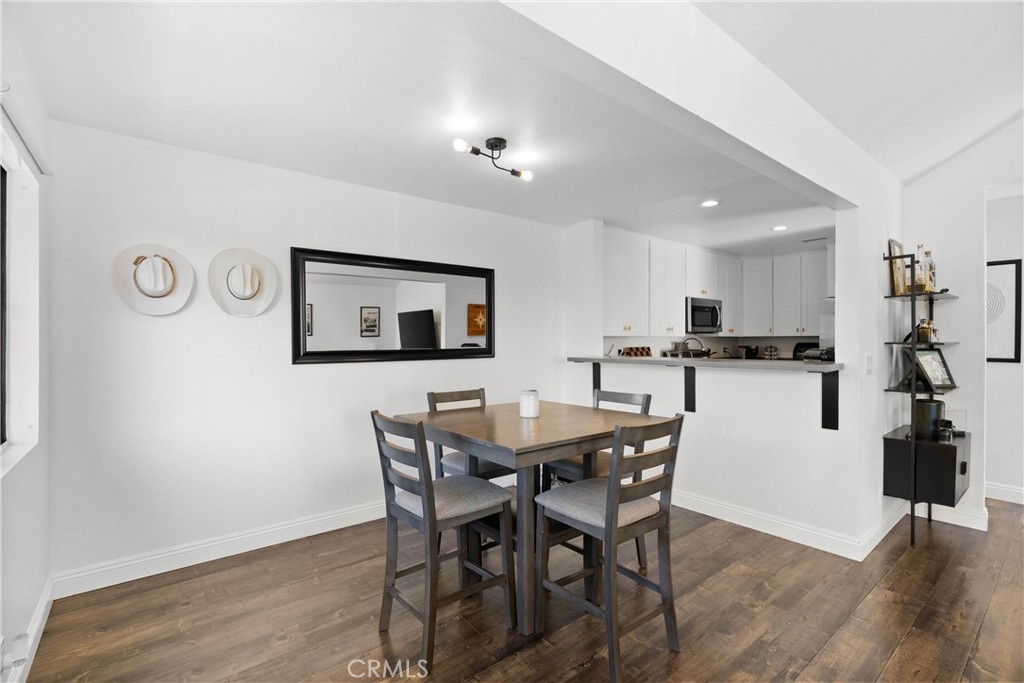 700 W Walnut Avenue 25