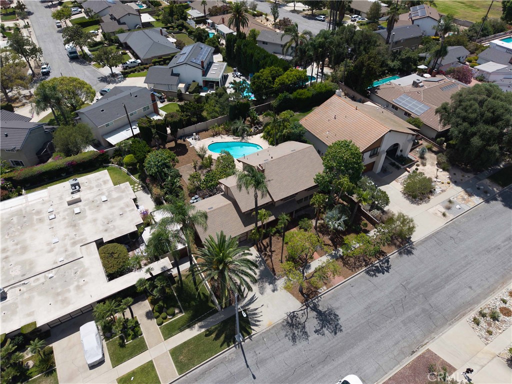 948 W Buffington