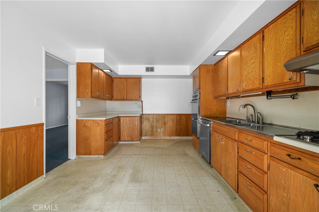 948 W Buffington