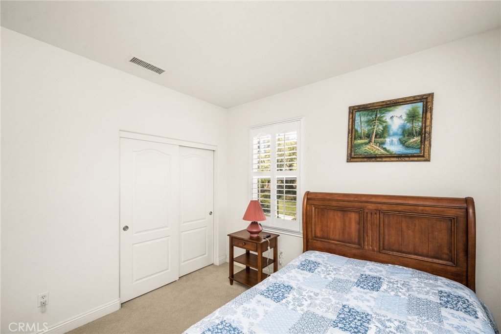 2748 E Coalinga