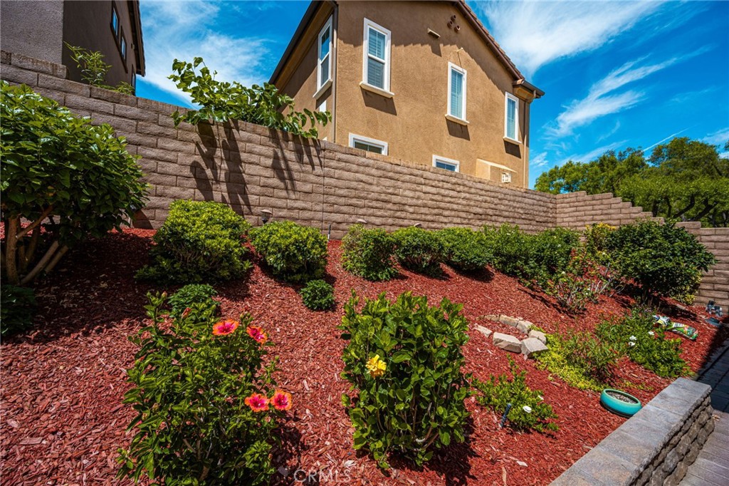 2748 E Coalinga