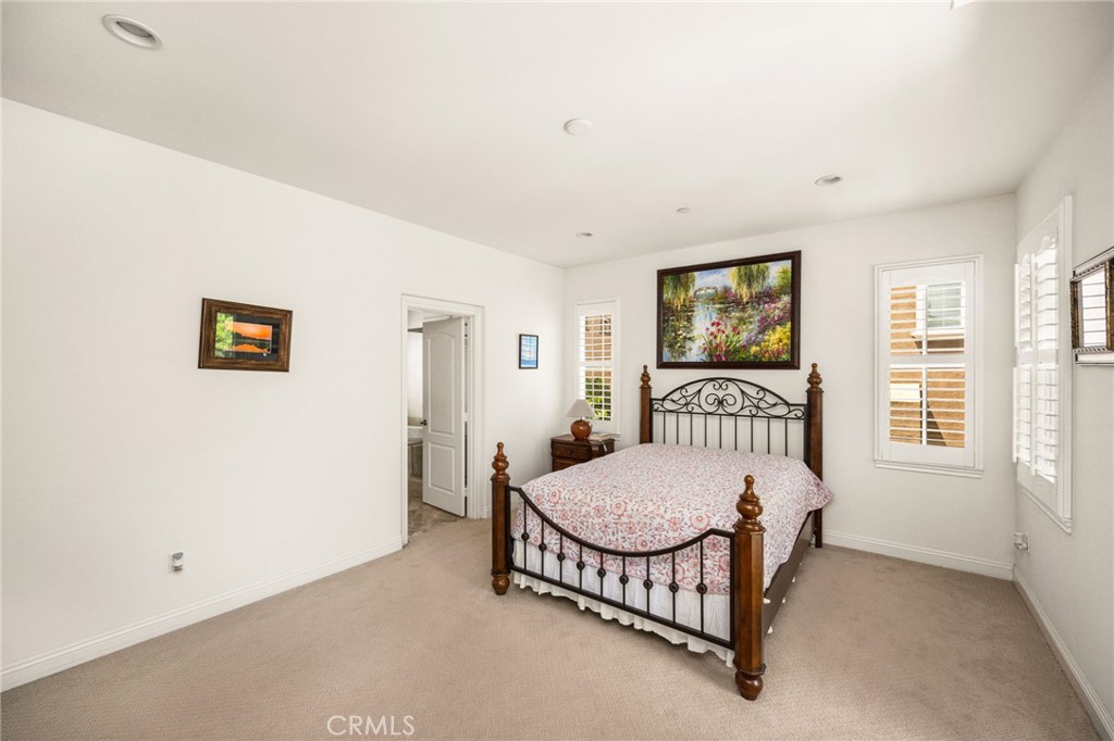 2748 E Coalinga