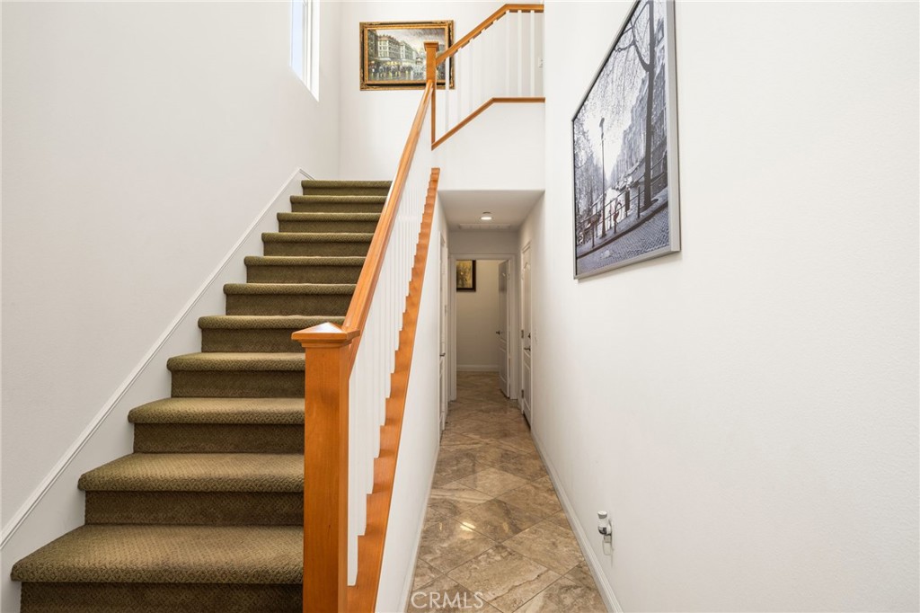 2748 E Coalinga