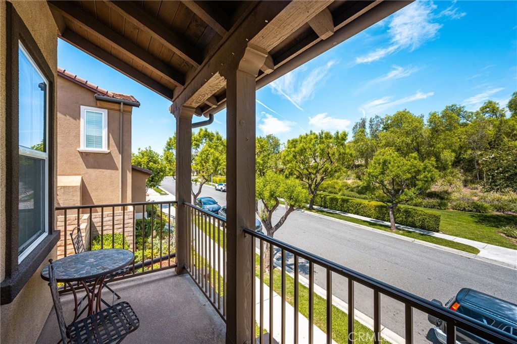 2748 E Coalinga