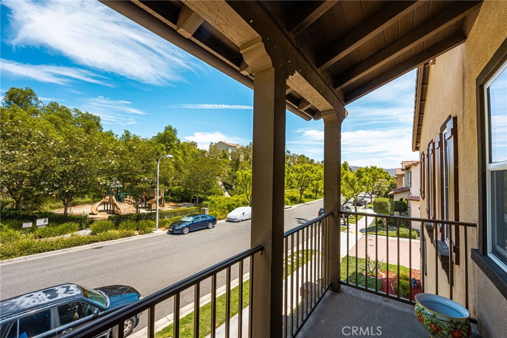 2748 E Coalinga