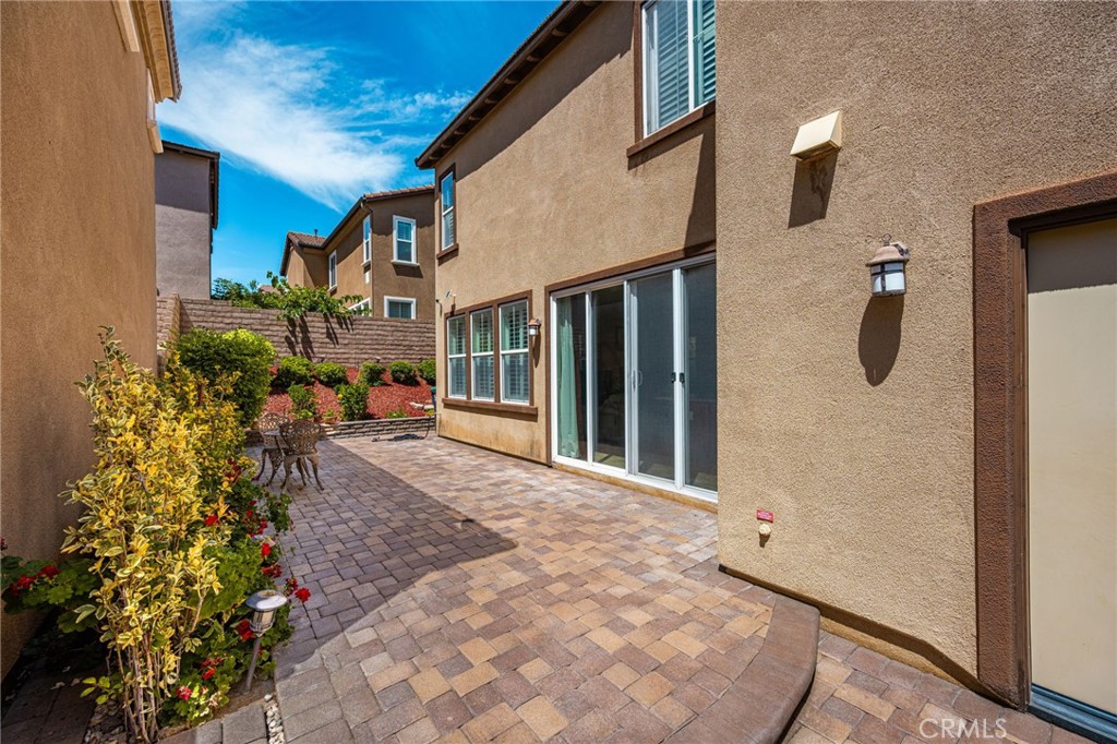 2748 E Coalinga