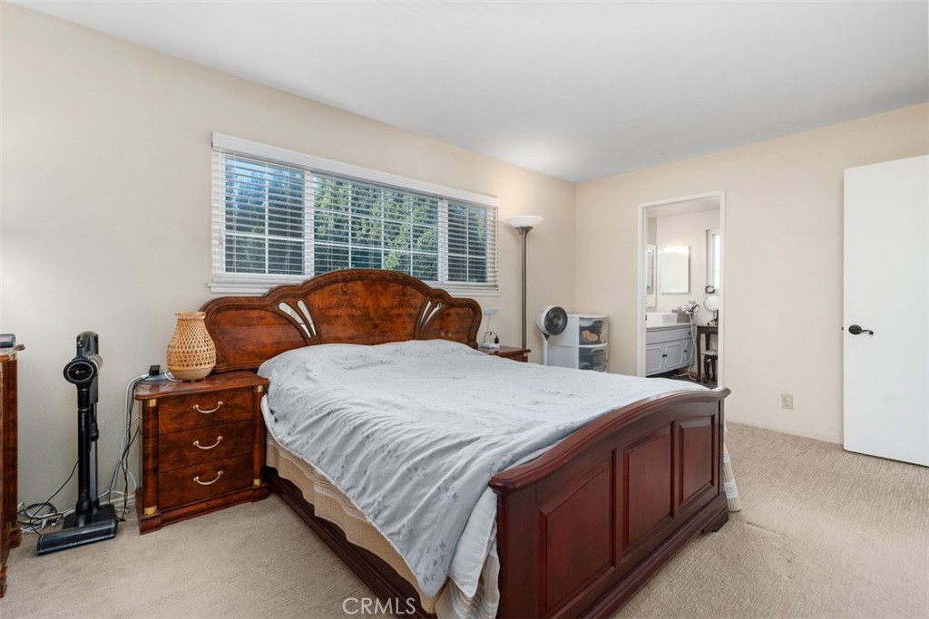 5023 Evergreen