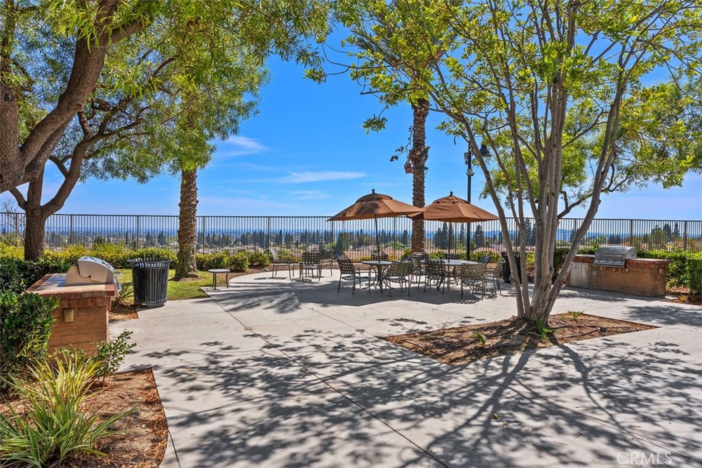 2992 E Coalinga